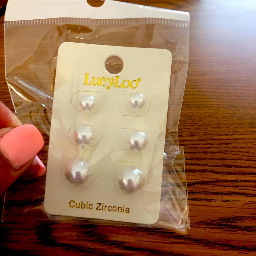 Pearl earrings